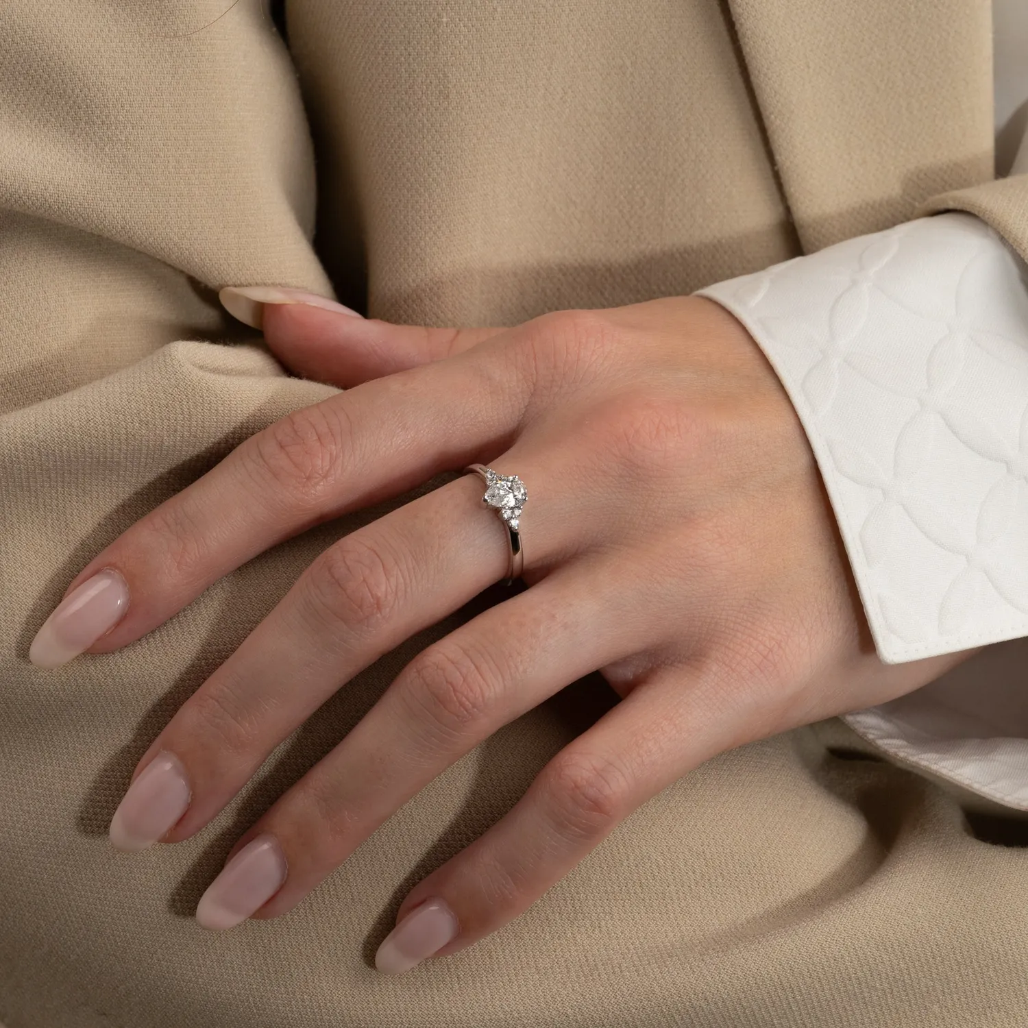 Sisi Copenhagen Triad pære diamantring 0,65ct hvidguld