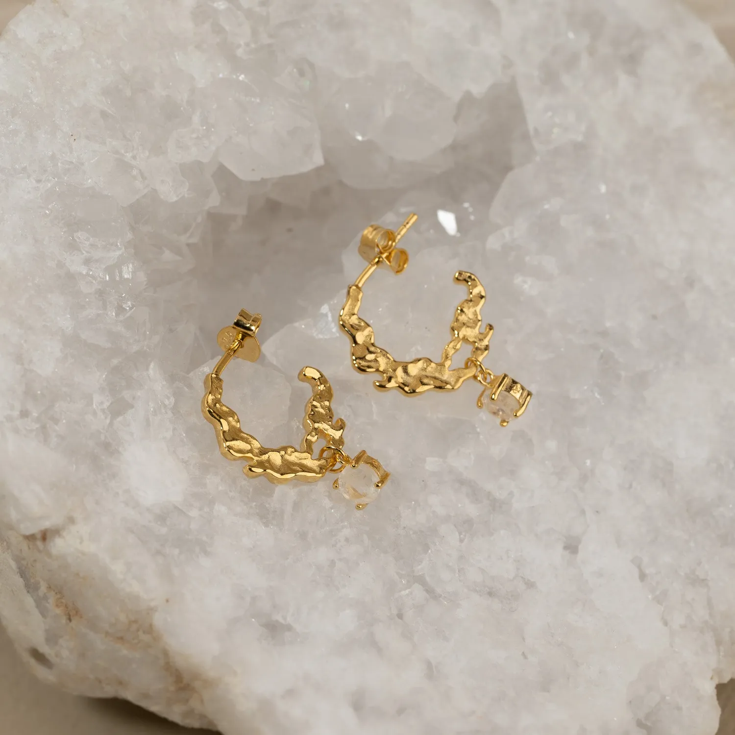 Sisi Copenhagen Emilia Moonstone Golden creol øreringe månesten