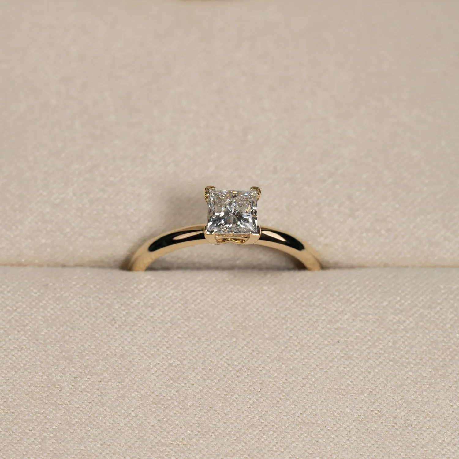 Sisi Copenhagen Solitaire Princess-Cut Lab-Diamond ring 0,75ct str 54 guld