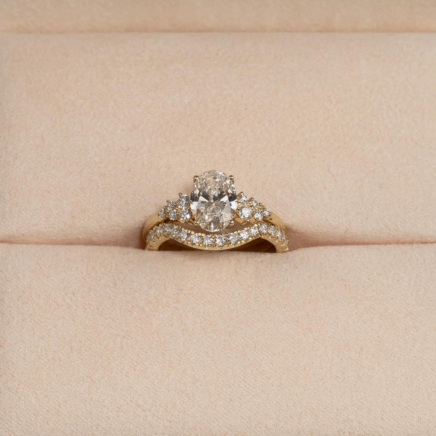 Sisi Copenhagen Wide Curve Alliance ring 14 kt guld diamanter
