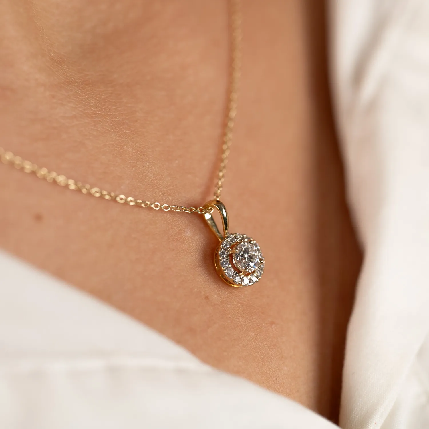 Sisi Copenhagen Round Halo diamant vedhæng 0,5 ct guld