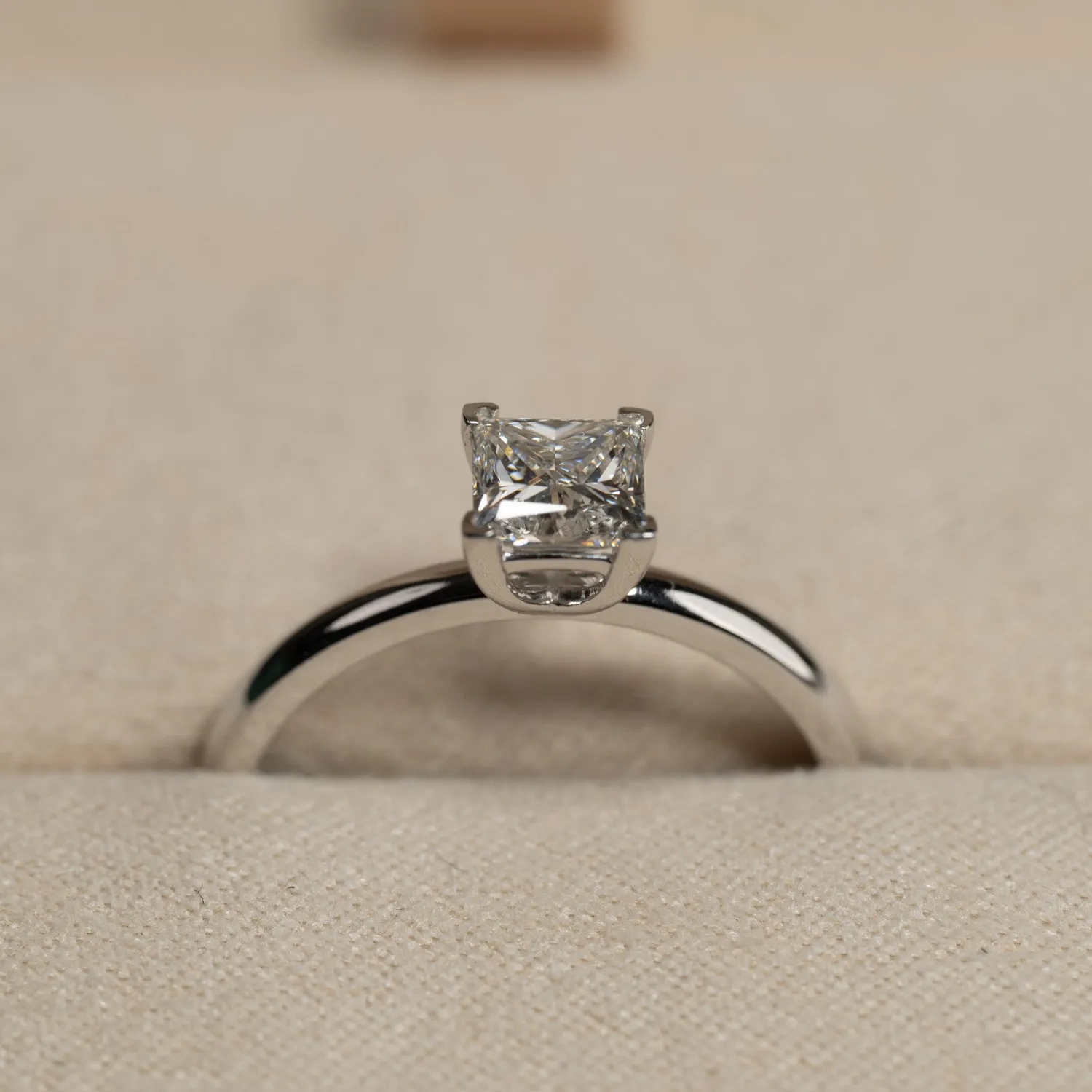 Sisi Copenhagen Solitaire Princess diamantring 0,75 ct hvidguld