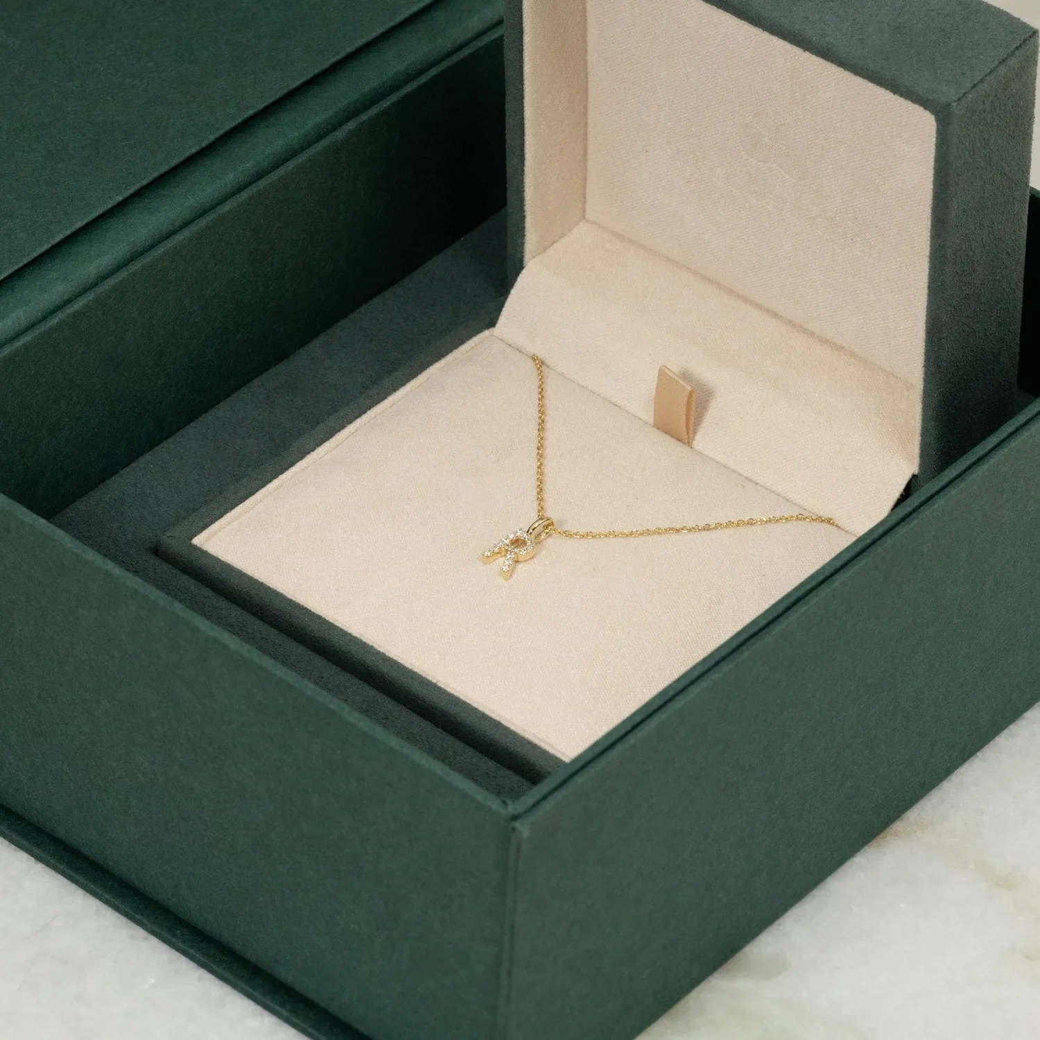 Sisi Copenhagen Letter Lab-Diamond vedhæng guld 0,04-0,16 ct