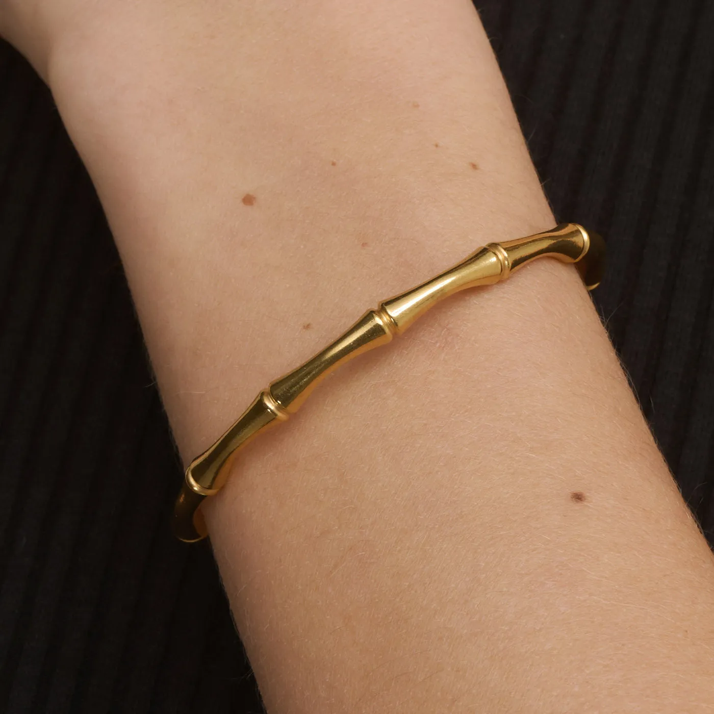 TIMI OF SWEDEN Tyra bamboo bangle armbånd guld