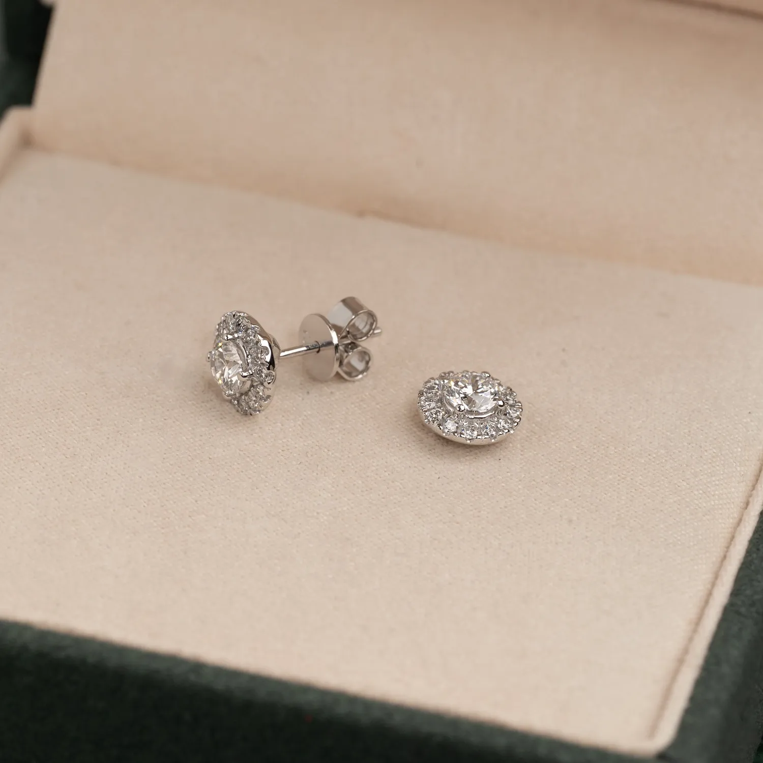 Sisi Copenhagen Halo diamantørestikker 1,0 ct hvidguld