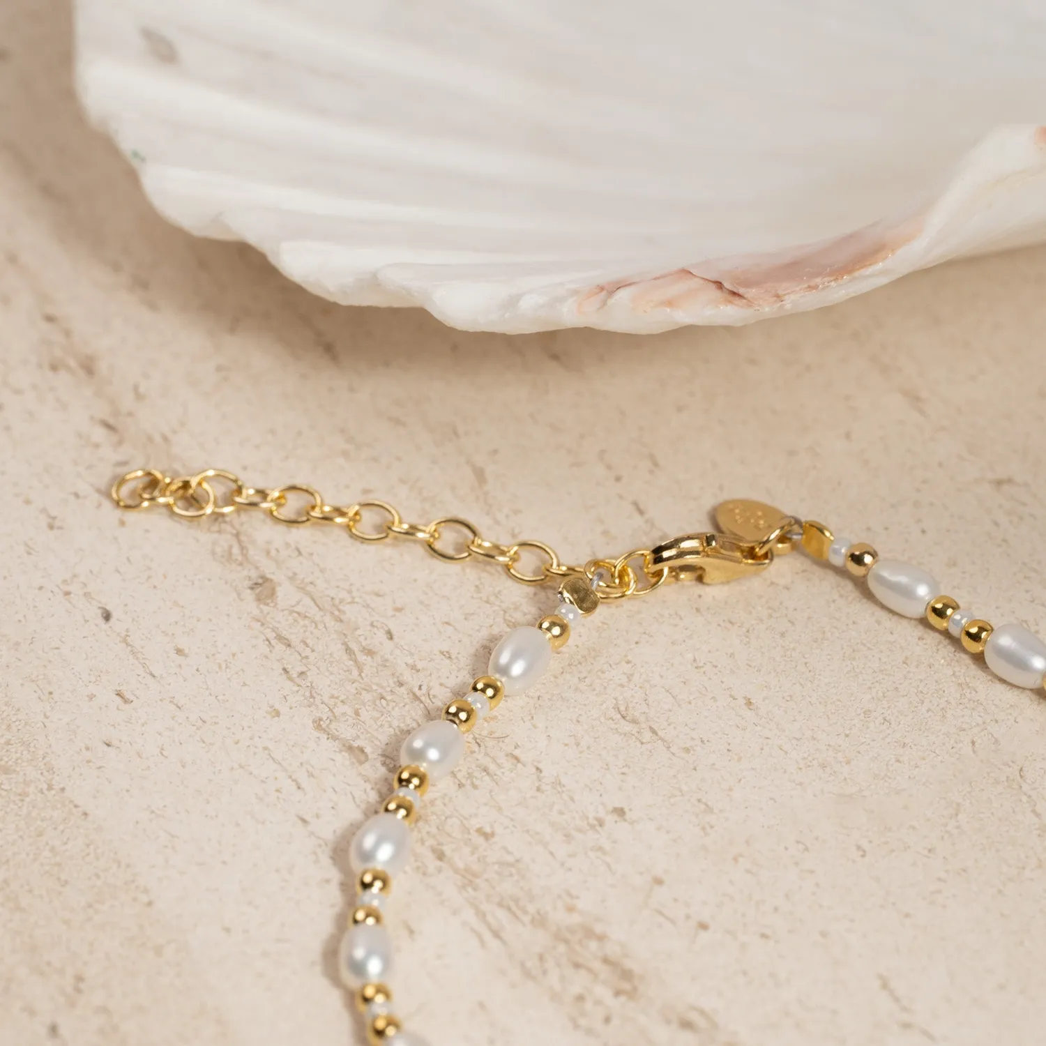 Sisi Copenhagen Lana Pearl armbånd forgyldt perler 16cm