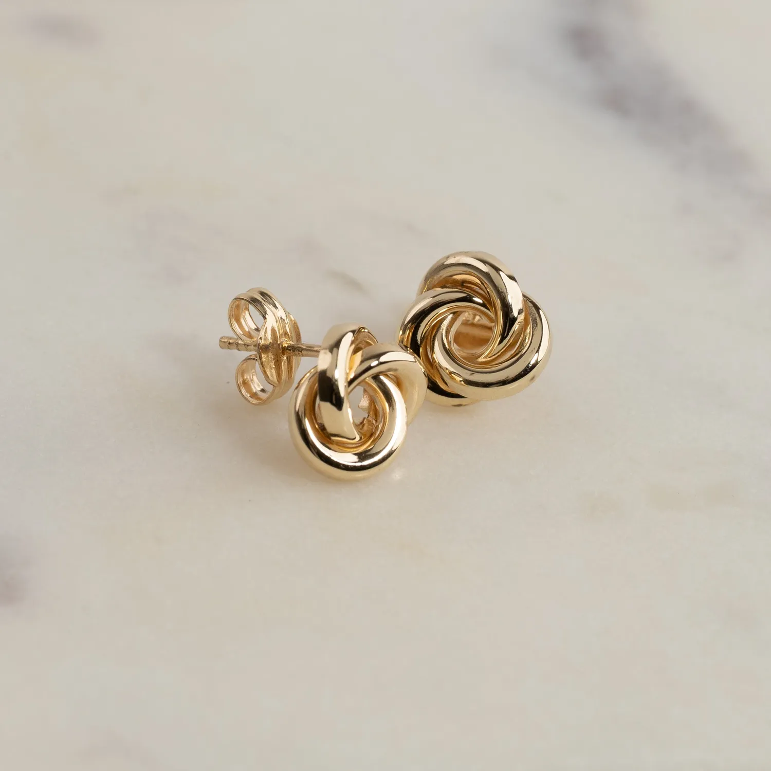 Sisi Copenhagen Freja Solid Gold ørestikker 9 mm knude