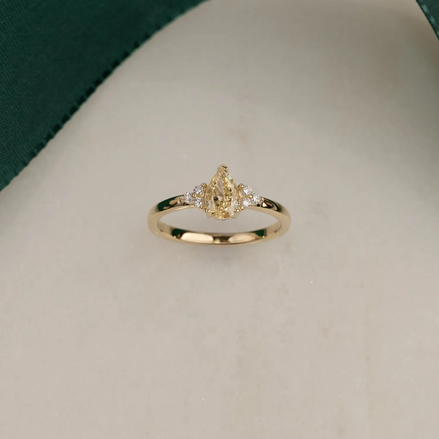 Sisi Copenhagen Pear Triad 0,65 ct ring guld 14 kt hvid