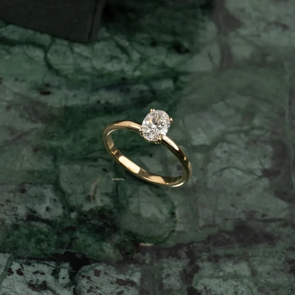 Sisi Copenhagen Solitaire Oval 0.75ct diamantring guld 14kt