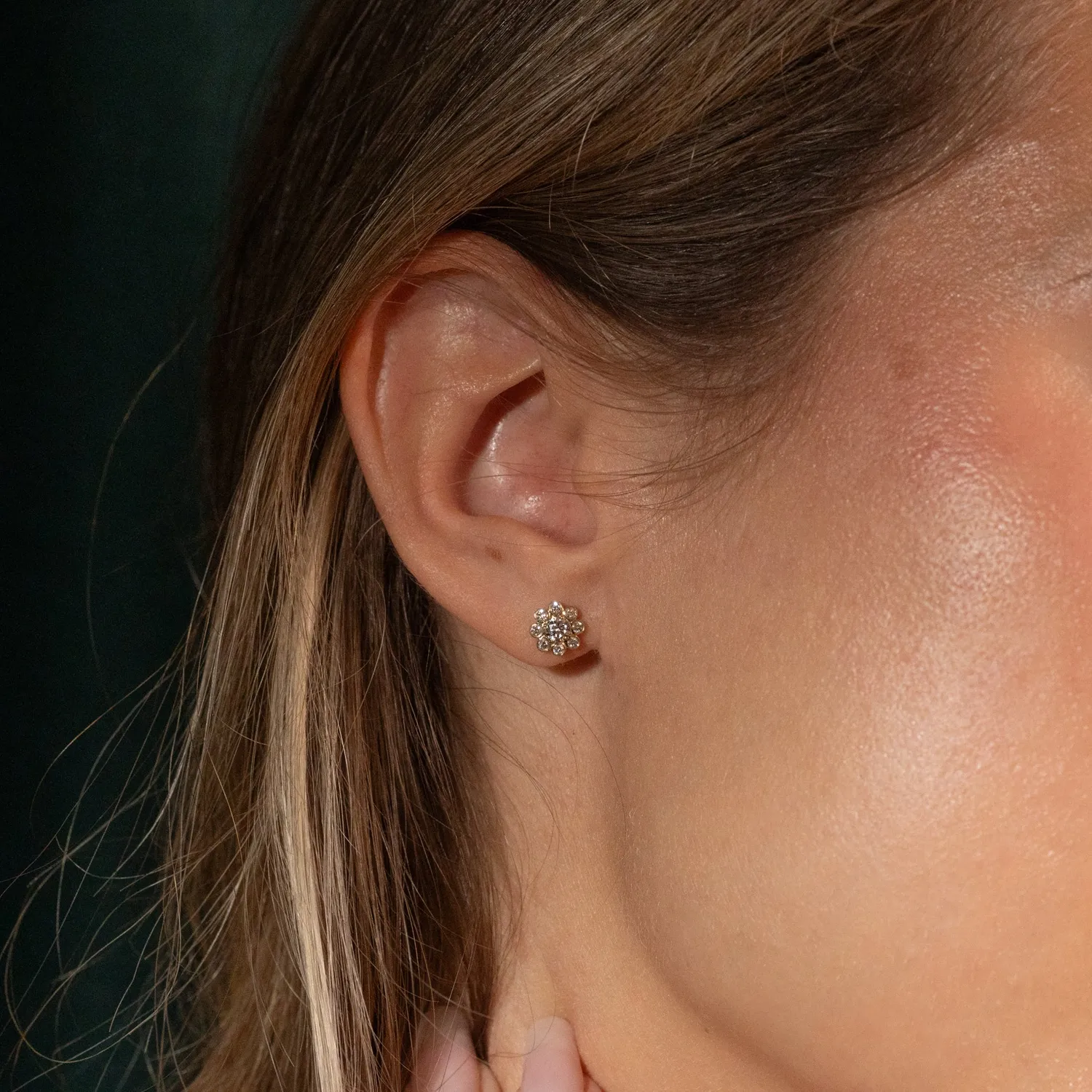 Sisi Copenhagen Laurel Halo ørestikker guld 0,5 ct par