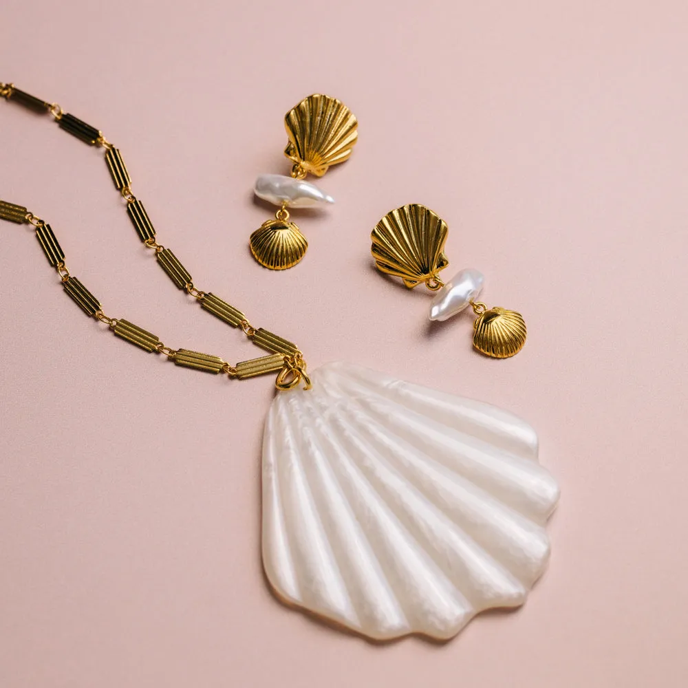 Orelia Statement Resin Shell halskæde lang guld