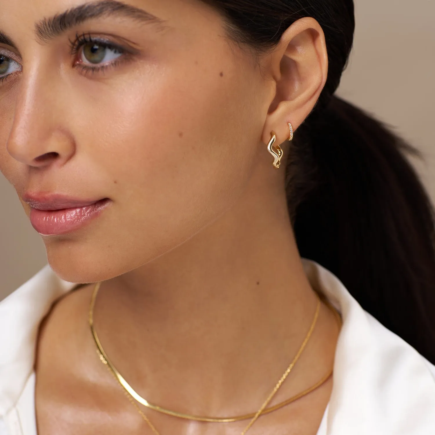 Orelia Organic Wave Oval Hoop øreringe forgyldt