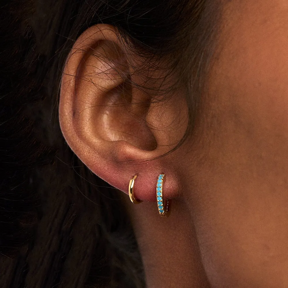 Orelia Mini Turquoise Pavé huggie hoops guld turkis