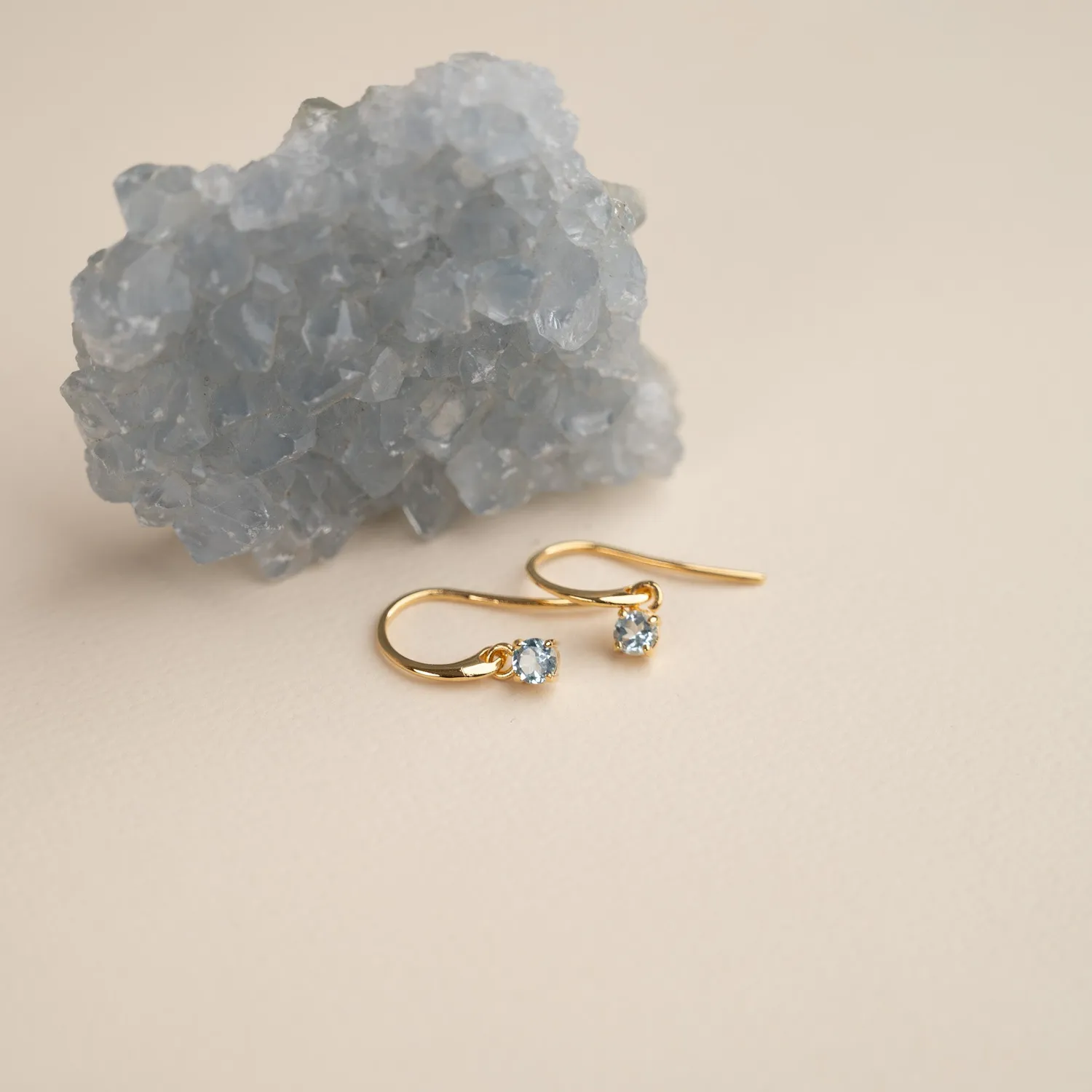 Sisi Copenhagen Gemma Blue Topaz Golden Hook øreringe forgyldt