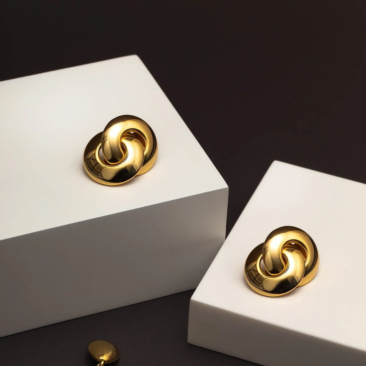 Orelia Statement Stud Interlocking øreringe guld