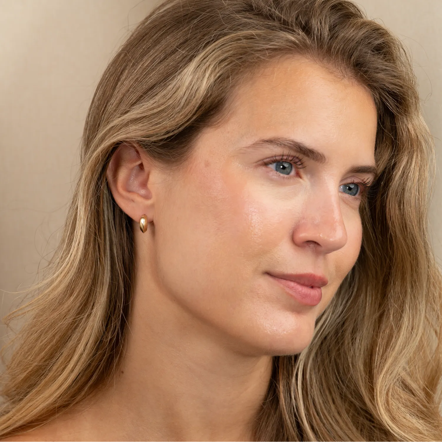 Sisi Copenhagen Linea creoler 9kt guld ørestikkere facet