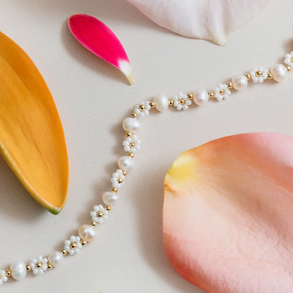 Orelia Floral Stationed Pearl halskæde guld perle