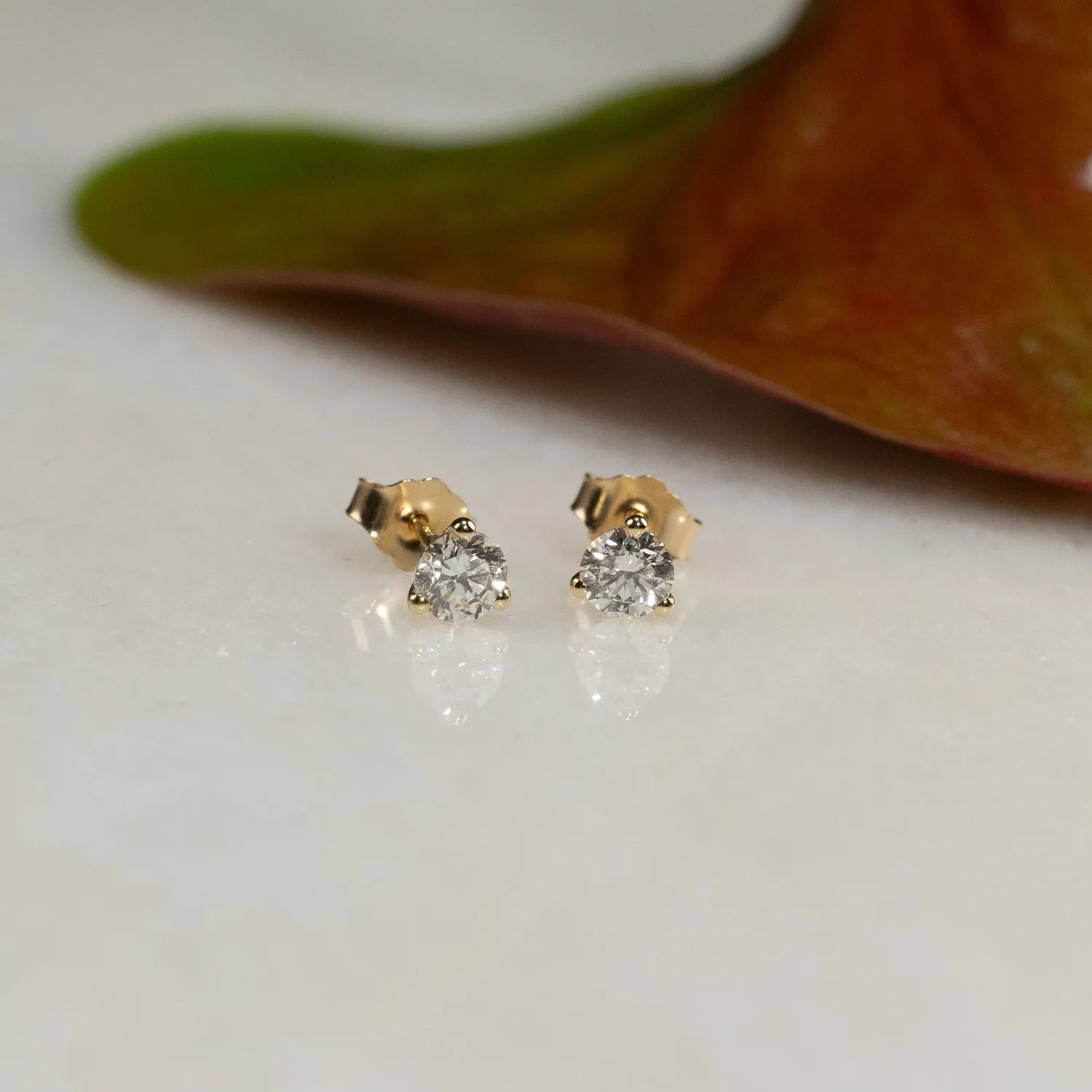 Sisi Copenhagen Simple diamantørestikker 0,75 ct guld