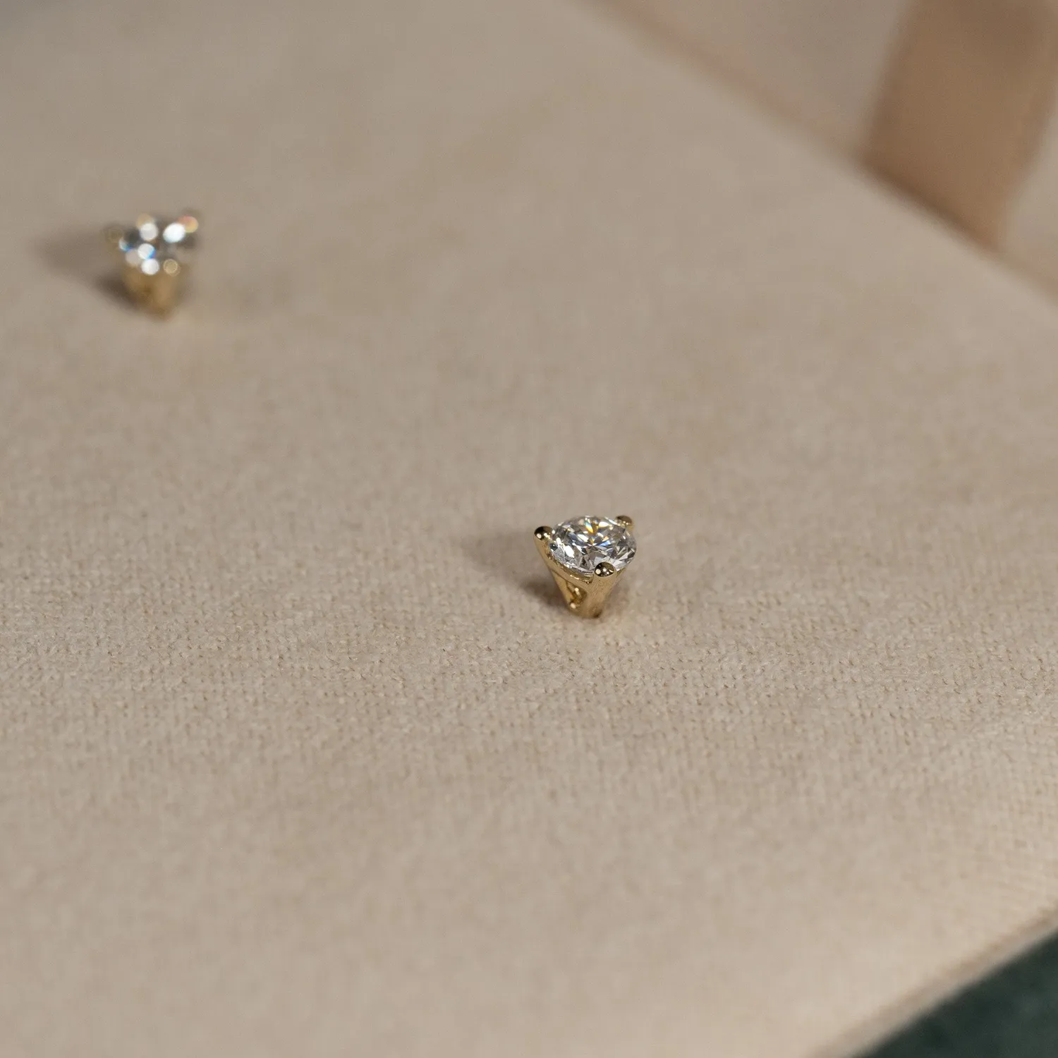 Sisi Copenhagen Simple Lab-Diamond ørestikker guld 0,33ct
