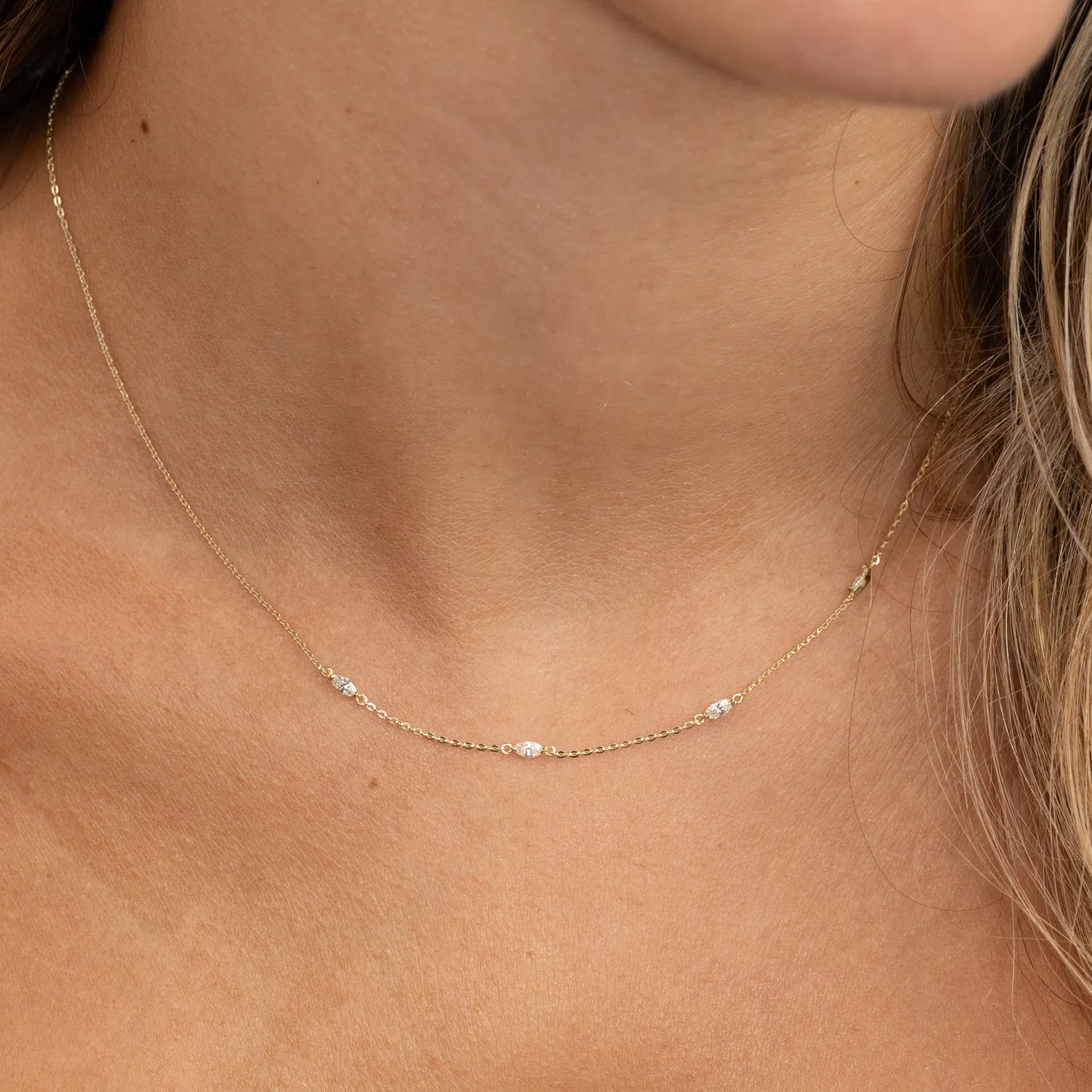 Sisi Copenhagen Madeline Crystal guld halskæde zirkonia