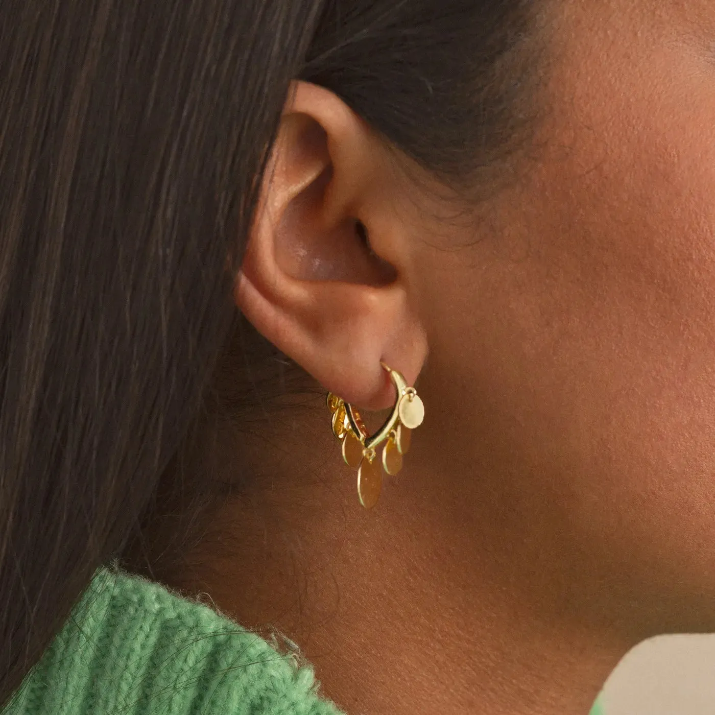 TIMI OF SWEDEN Riya Coin Hoop øreringe 14k forgyldt