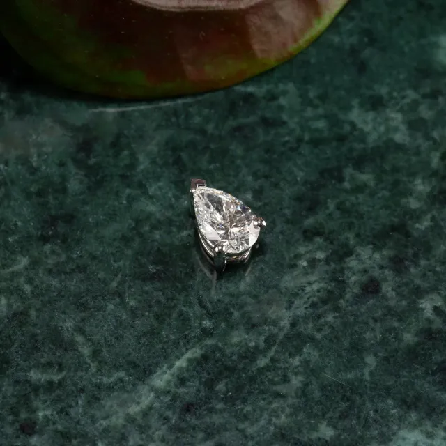 Sisi Copenhagen Solitaire Pear diamantvedhæng hvidguld 0,65ct