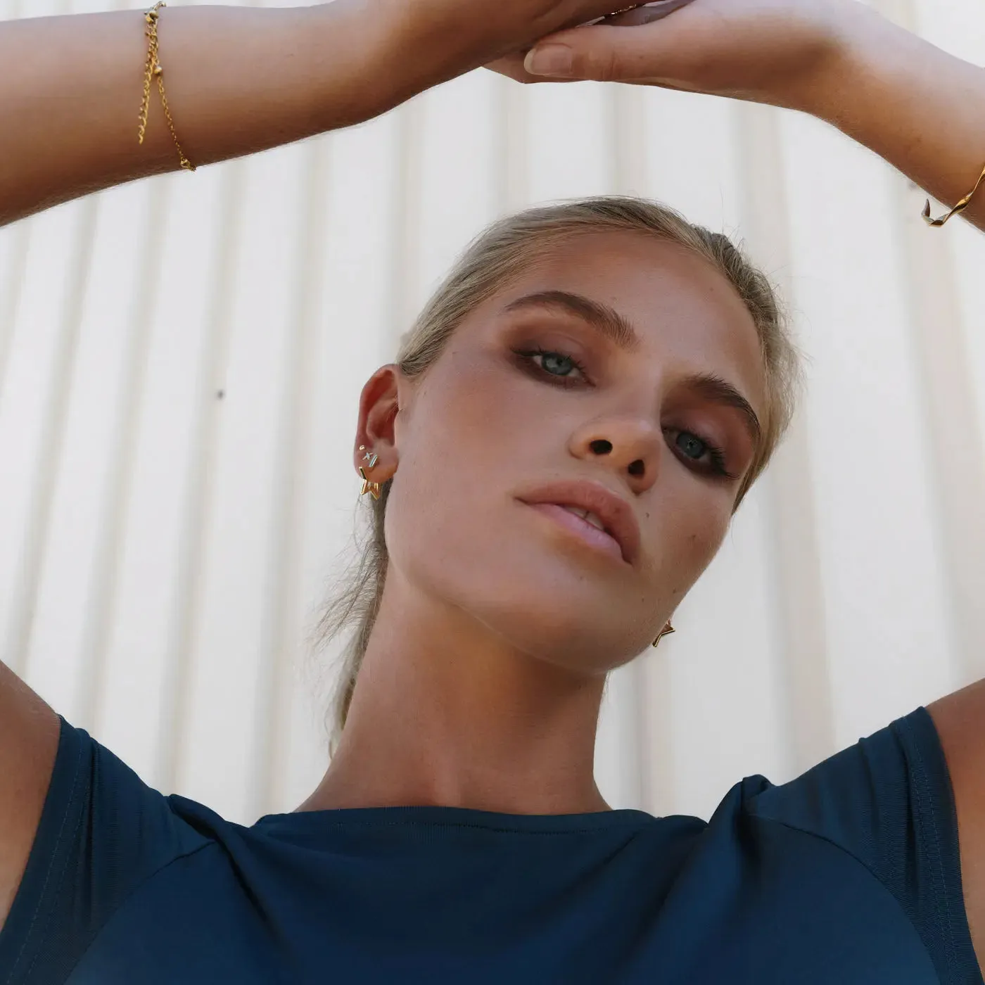 TIMI OF SWEDEN Winona hoop øreringe stjerne guld