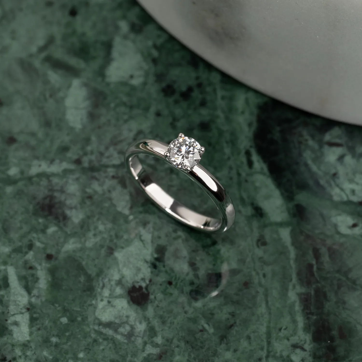 Sisi Copenhagen Simple Solitaire diamantring guld 14kt