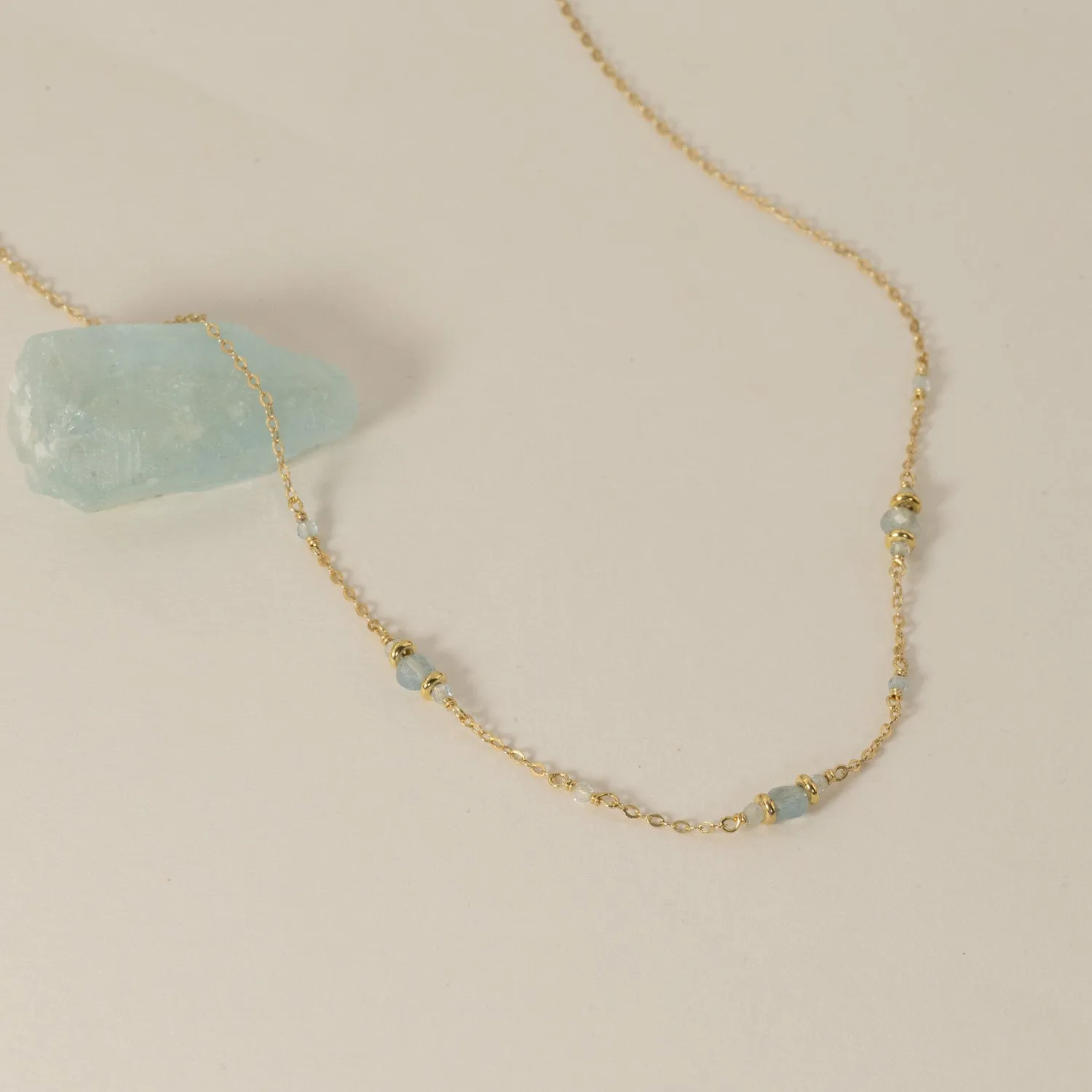 Sisi Copenhagen Cordelia Blue Aquamarine halskæde forgyldt 42 cm