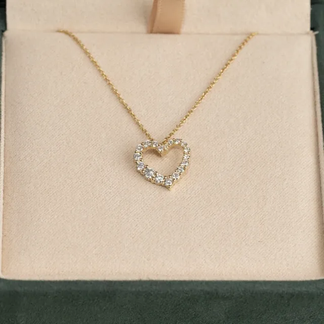 Sisi Copenhagen Graduating Curved Heart diamantvedhæng 0,45 ct guld