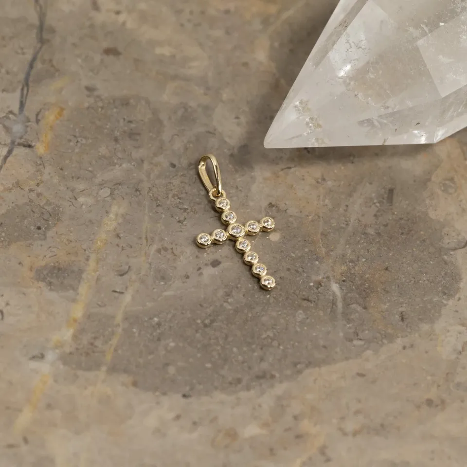 Sisi Copenhagen Crystal Cross vedhæng massivt guld 16 mm
