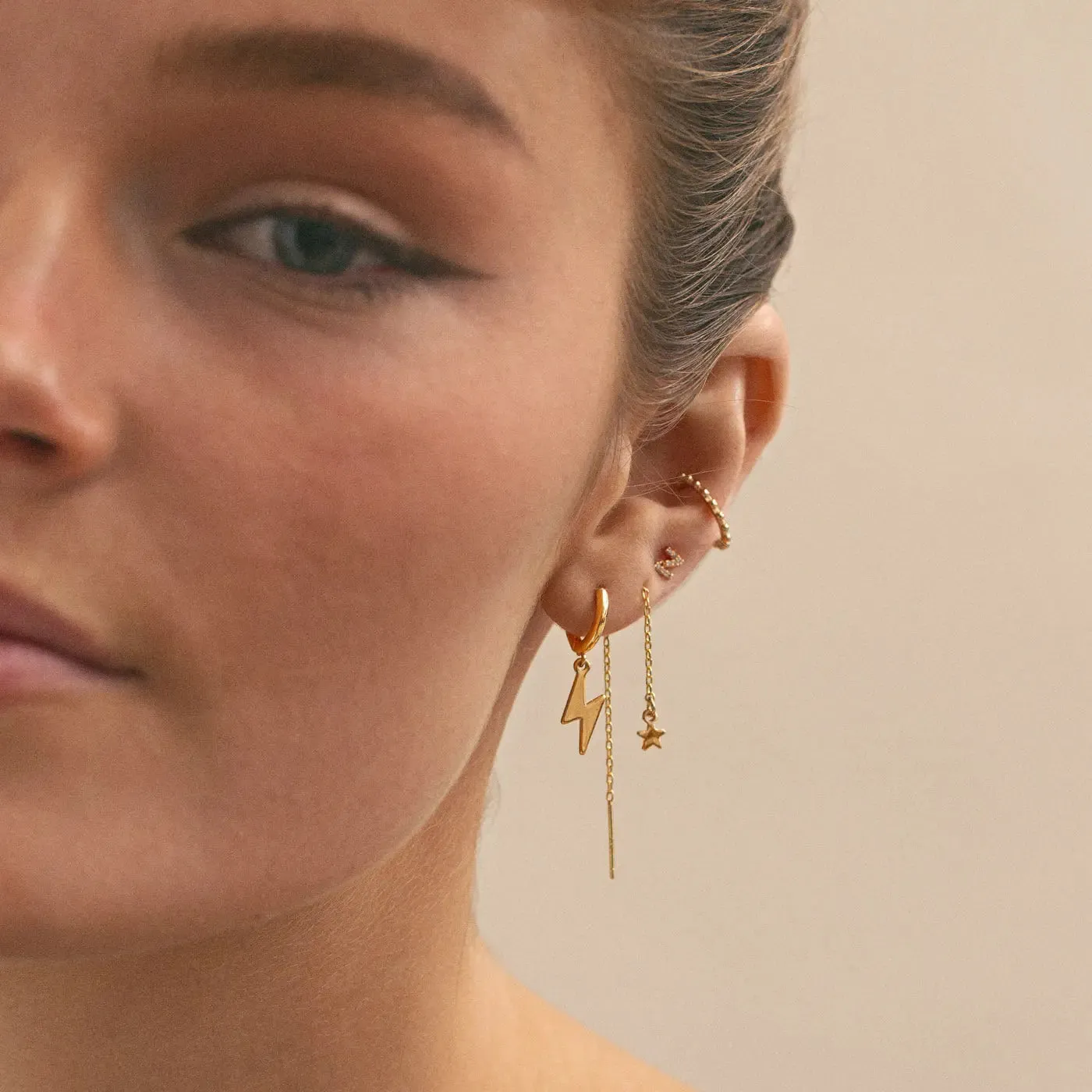 TIMI OF SWEDEN Ruby ear cuff guld 12 mm single