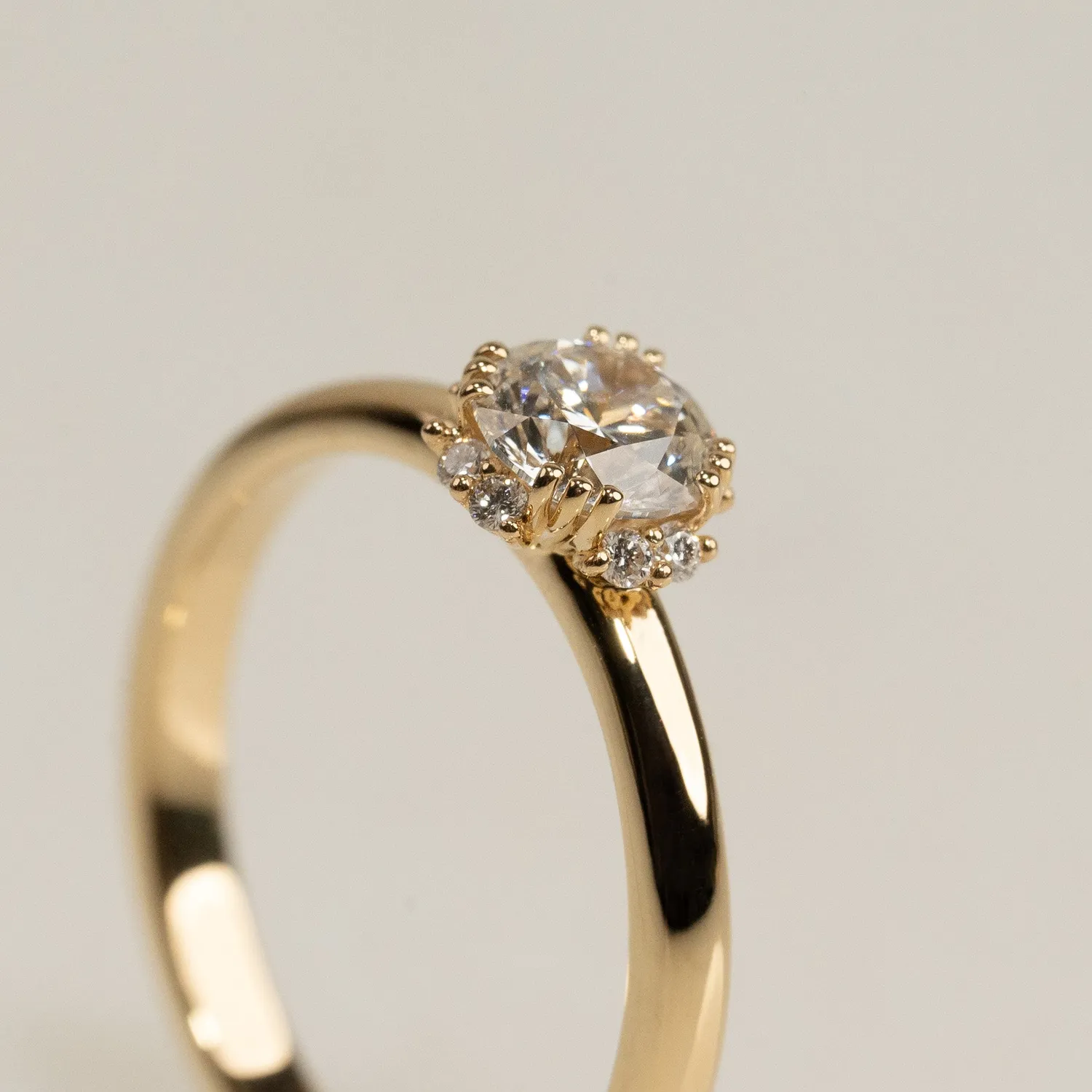 Sisi Copenhagen Demi Hidden Halo diamantring 0,55 ct 14 kt