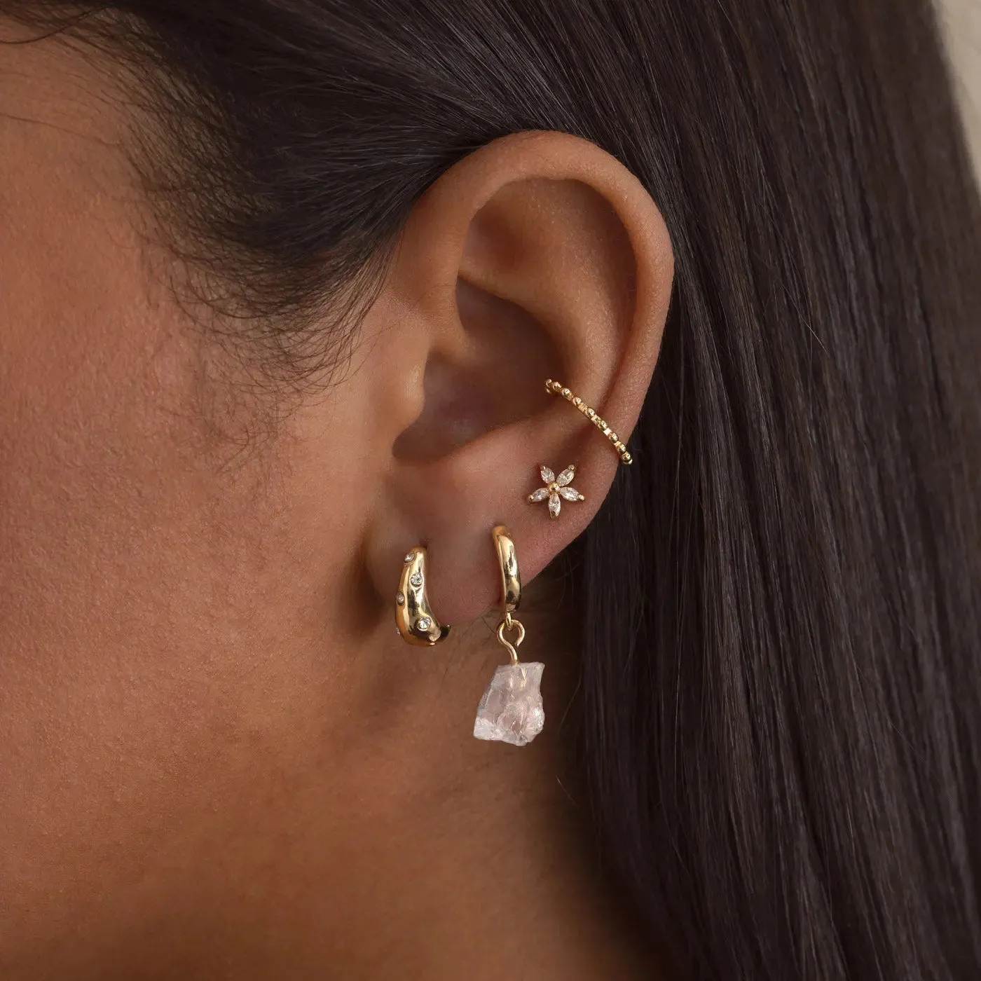 TIMI OF SWEDEN Ruby ear cuff guld 12 mm single