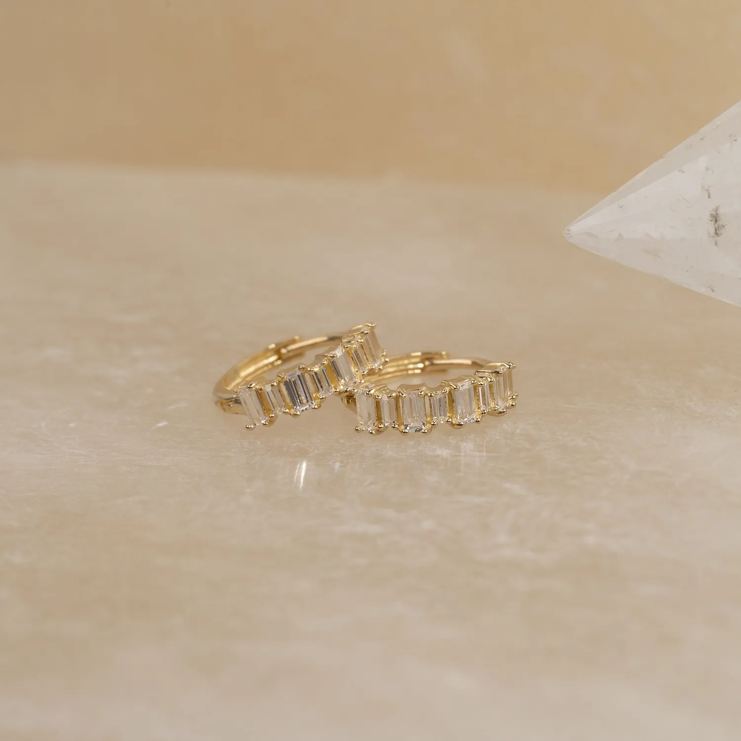 Sisi Copenhagen Isolde Crystal creoler massivt guld zirkonia