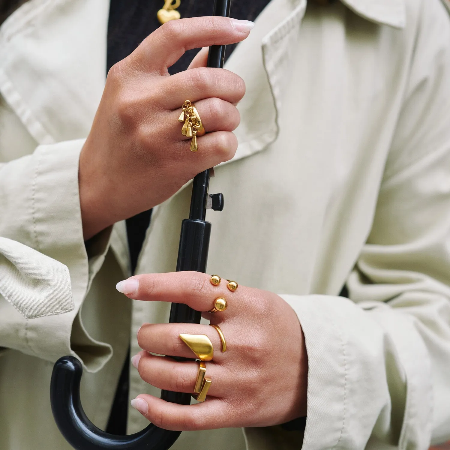 TIMI OF SWEDEN Ida Kuglering ring guld rustfrit stu00e5l