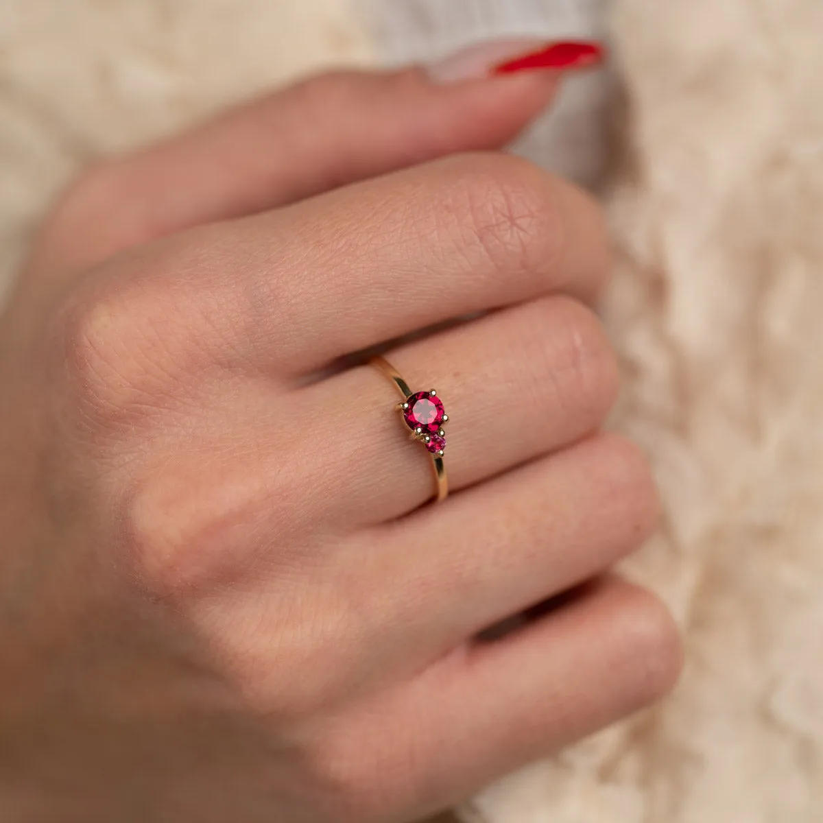 Sisi Copenhagen Gladis Pink Rhodolite ring 9 kt guld