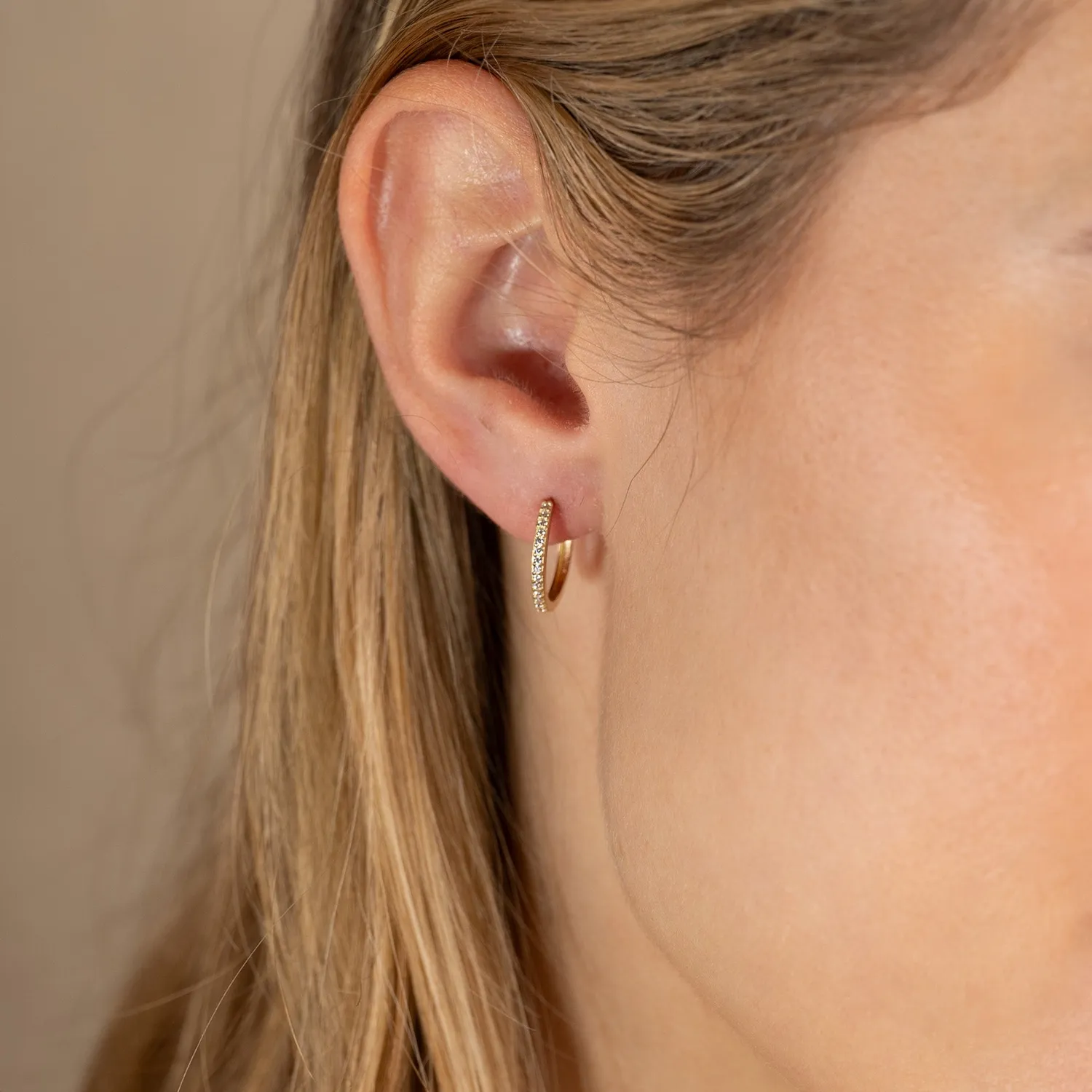 Sisi Copenhagen Alissa creoler massivt guld 15 mm zirkon