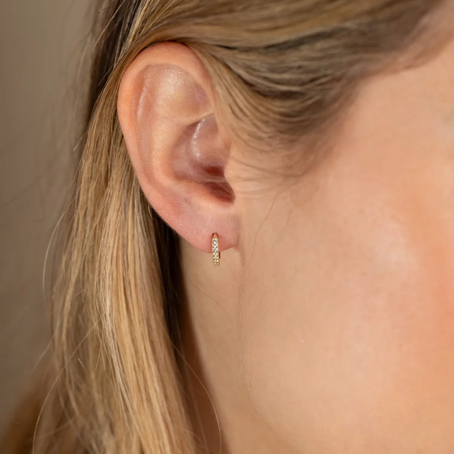 Sisi Copenhagen Alissa Crystal 10mm creoler 9 kt zirkonia