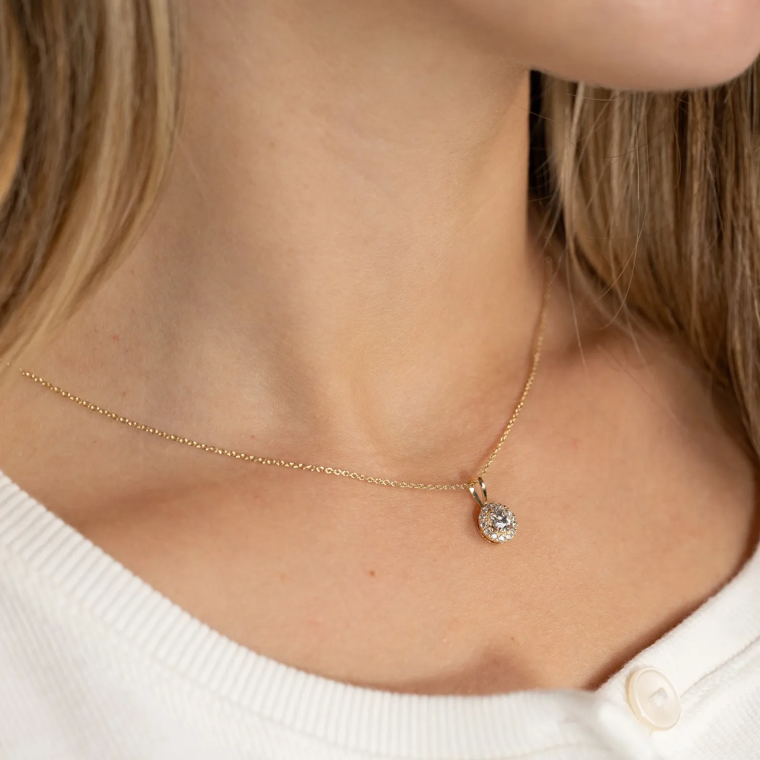 Sisi Copenhagen Round Halo lab-diamond vedhæng 0,66 ct guld