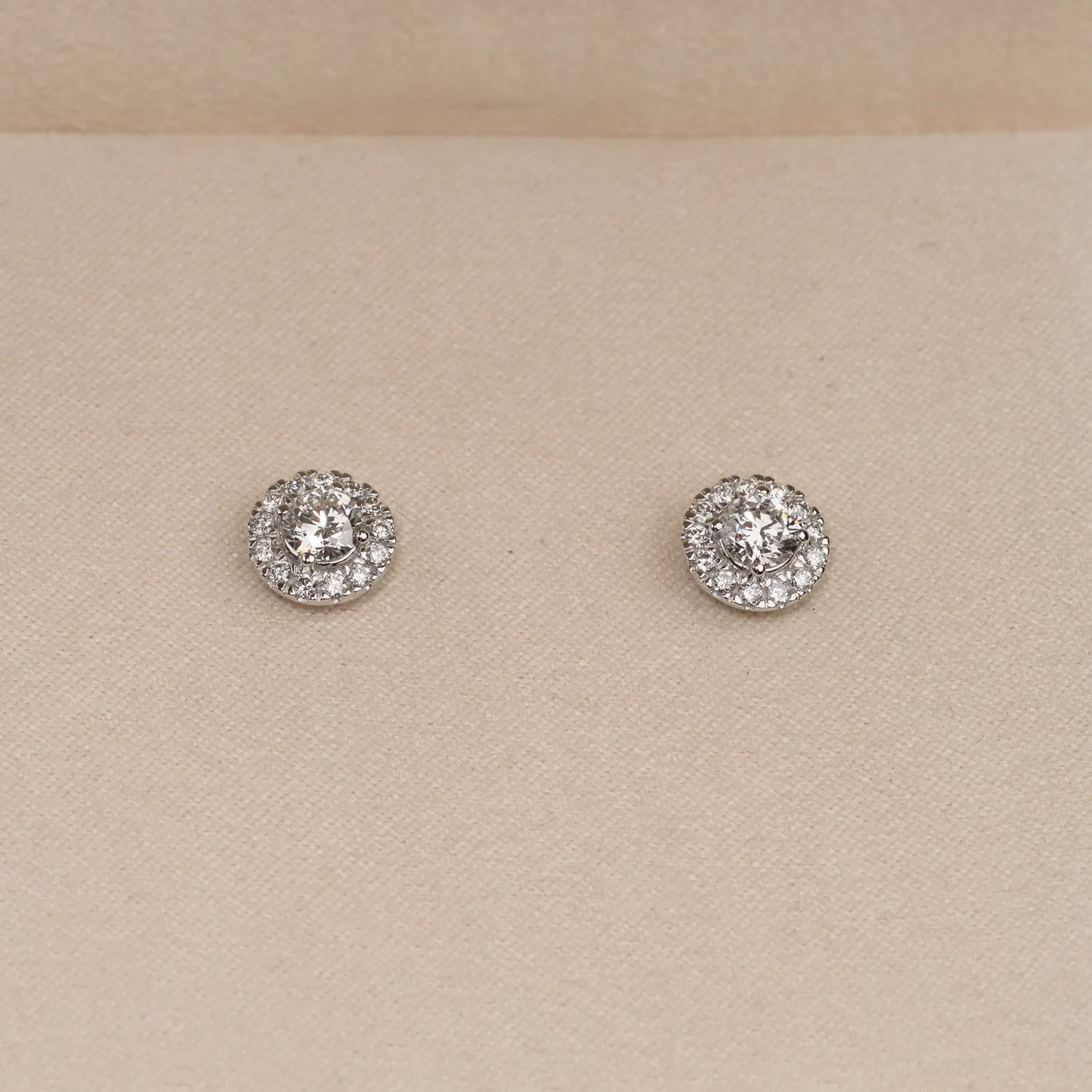 Sisi Copenhagen Halo diamantørestikker 1,0 ct hvidguld