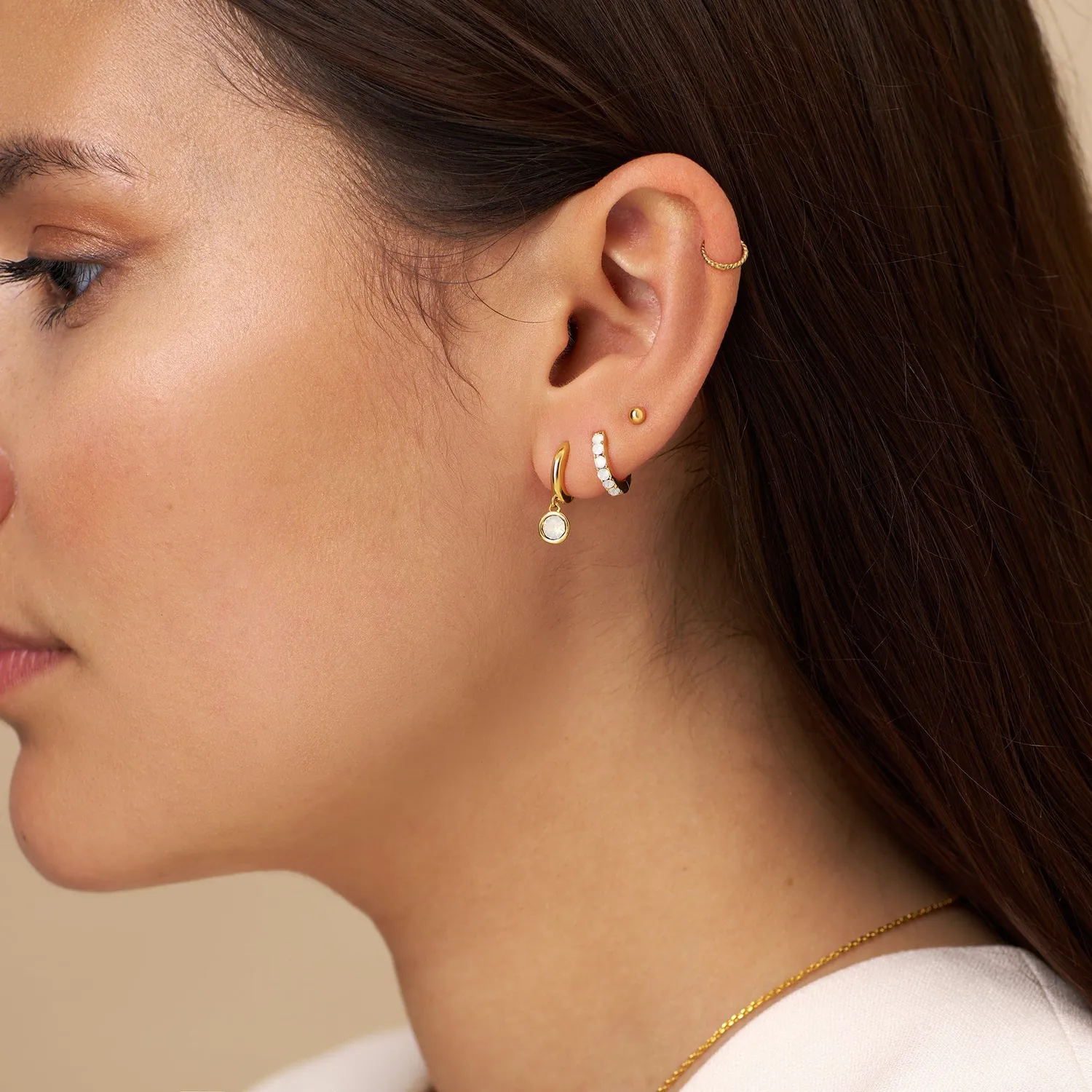 Orelia White Opal Ear Party øreringesæt guld 3 stk