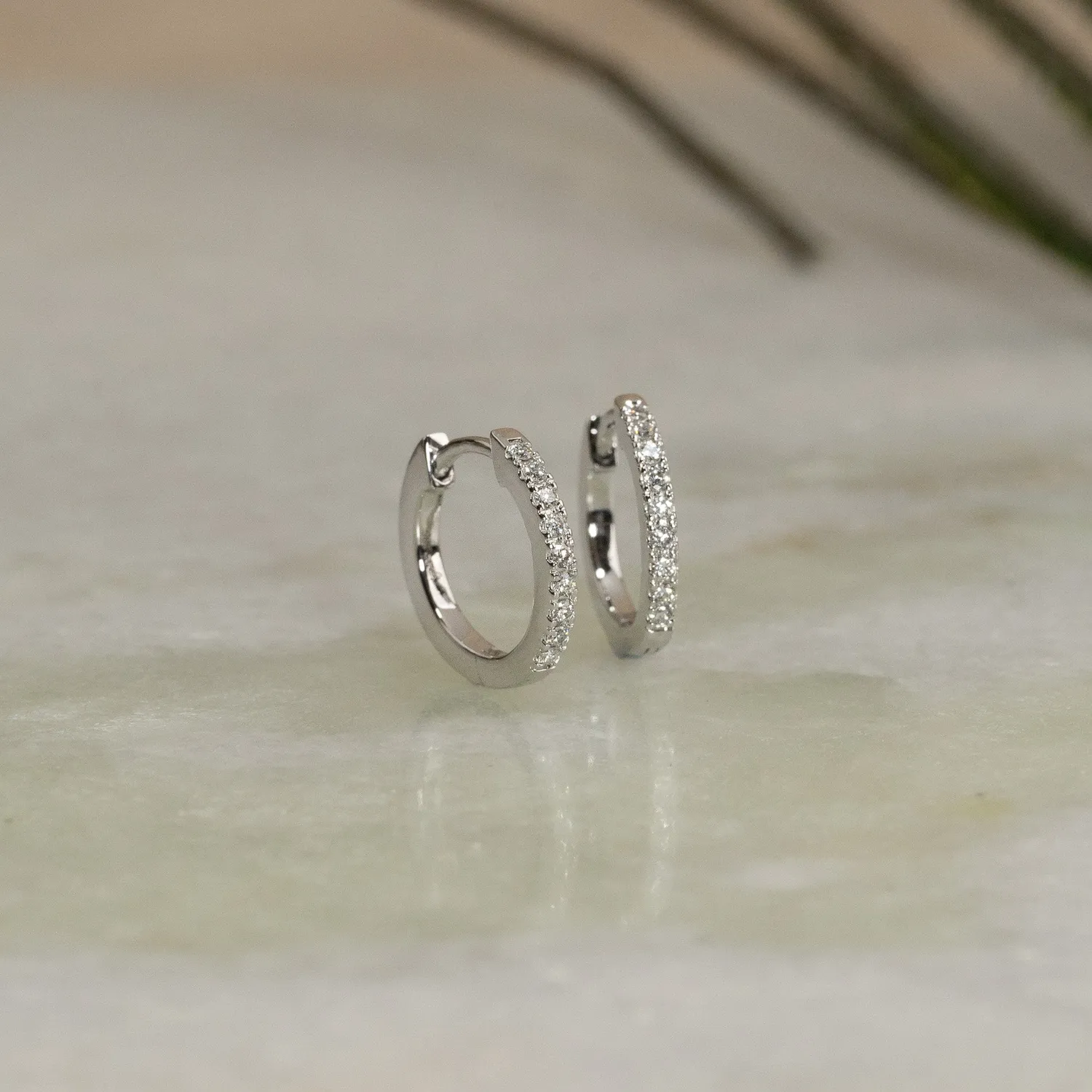 Sisi Copenhagen Classic Lab-Diamond creoler 0,15ct hvidguld