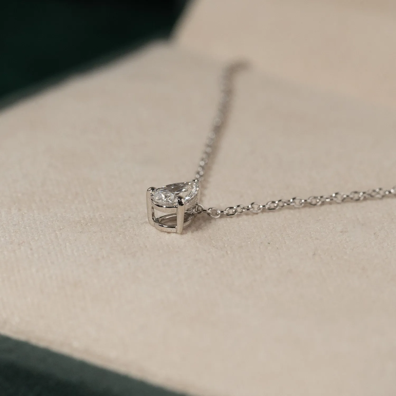 Sisi Copenhagen Diamond solitaire pear vedhæng 0,25 ct hvidguld