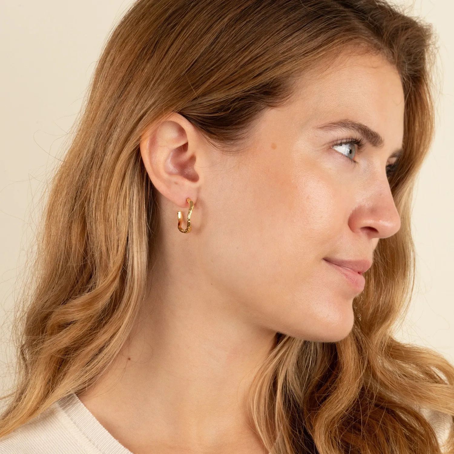 Sisi Copenhagen Maia Golden creoler 20 mm forgyldt