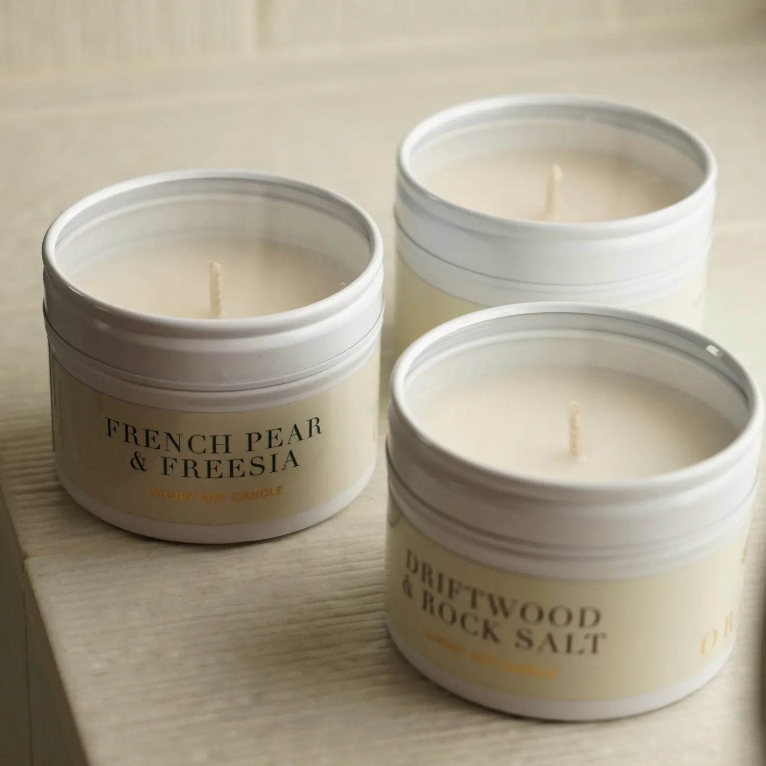 Orelia Cashmere Oud duftlys tin soja 10 timer