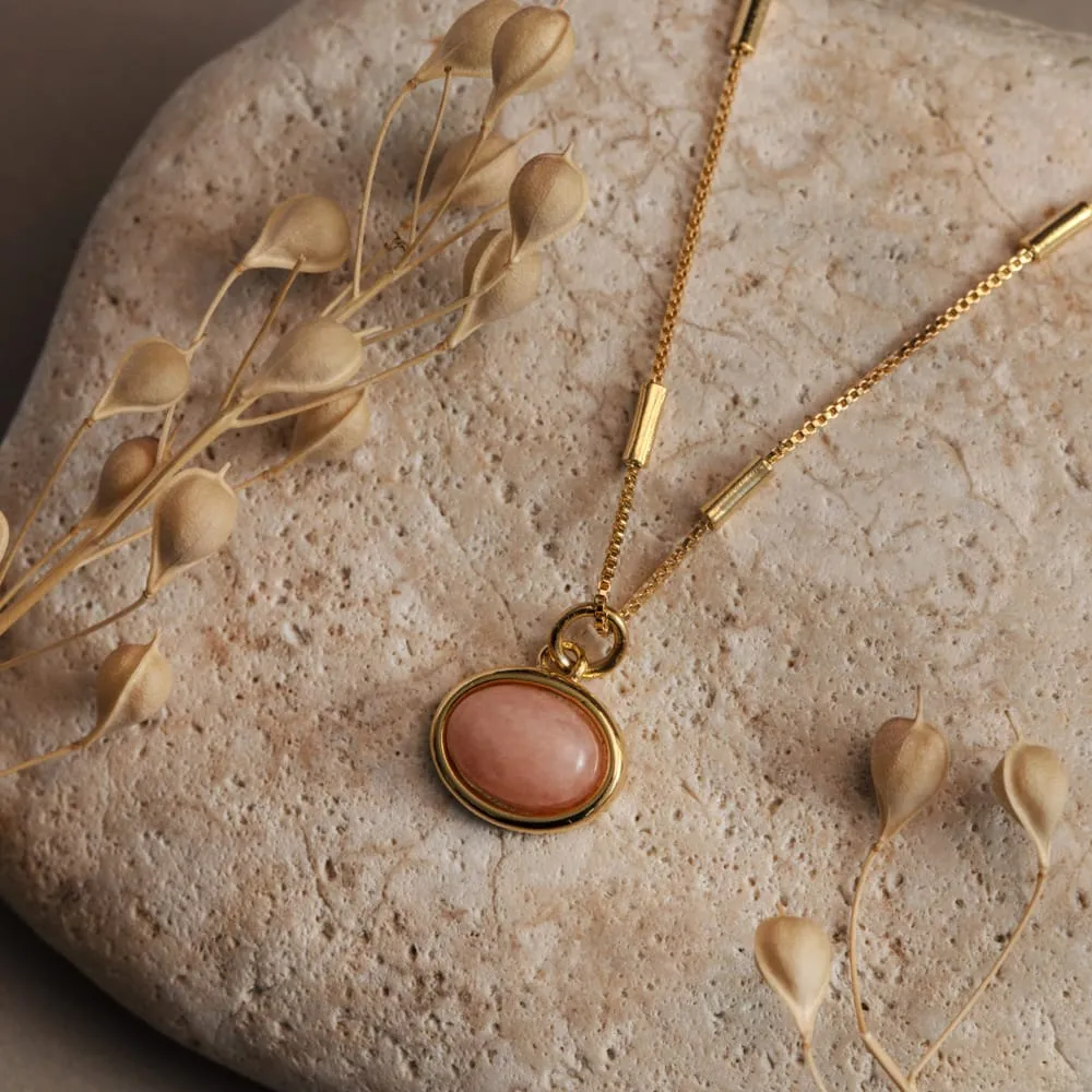 Orelia Pink Jade Charm halskæde forgyldt rosa