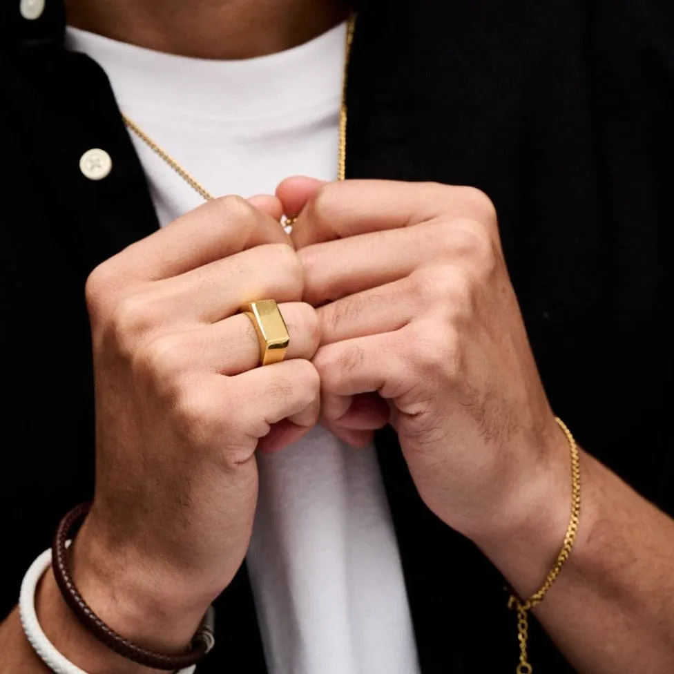 Orelia Chunky Signet ring guld S/M med gravering