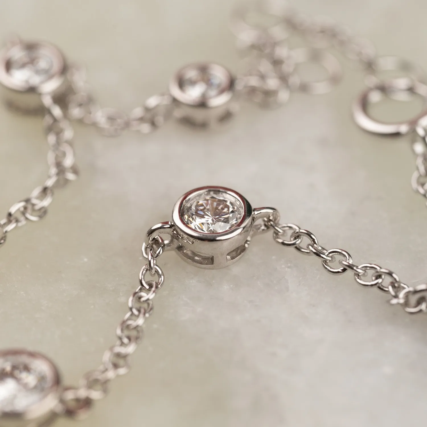 Sisi Copenhagen Graduating Bezel armbånd hvidguld 0,75 ct lab
