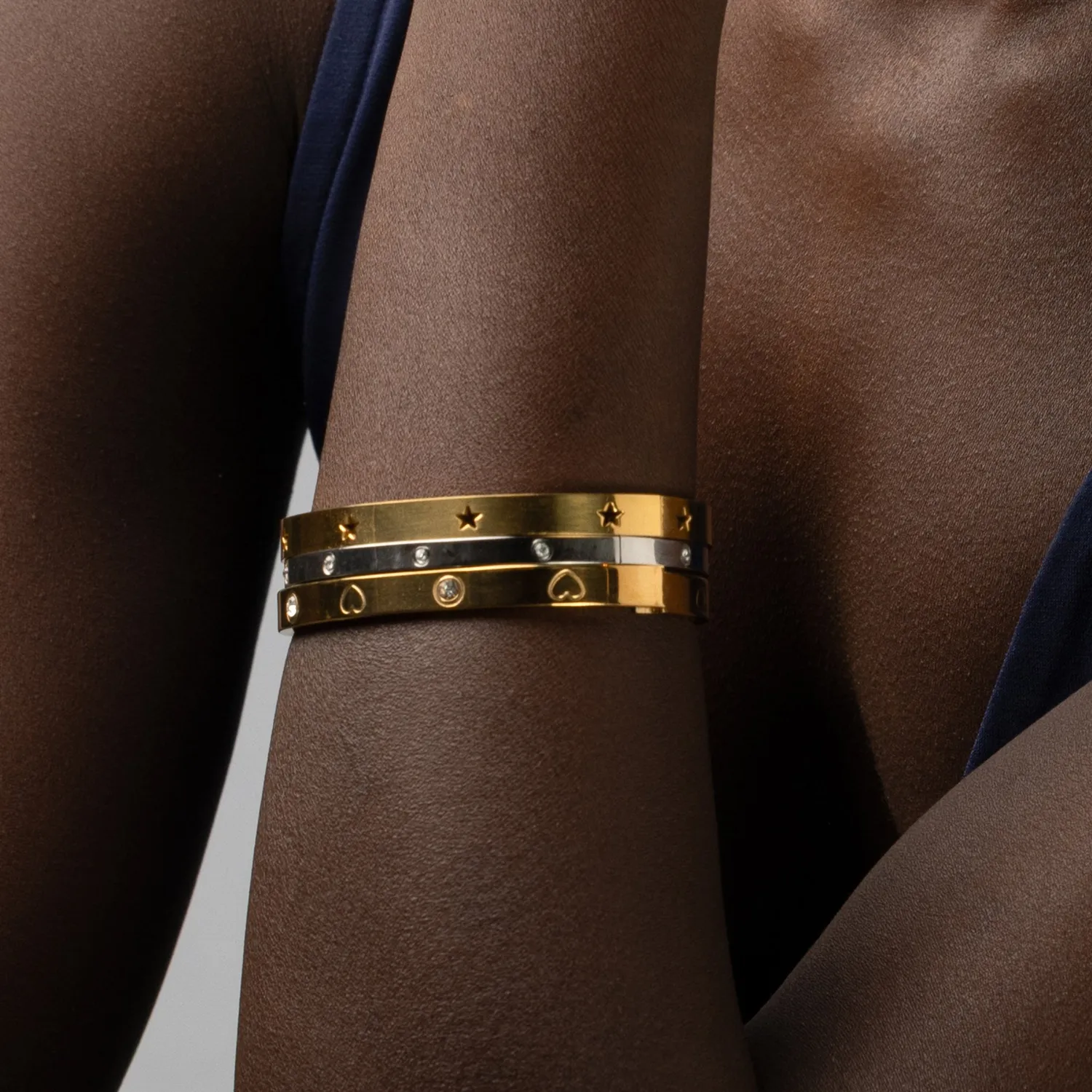 TIMI OF SWEDEN Gia armring hjerte krystal guld 60 mm
